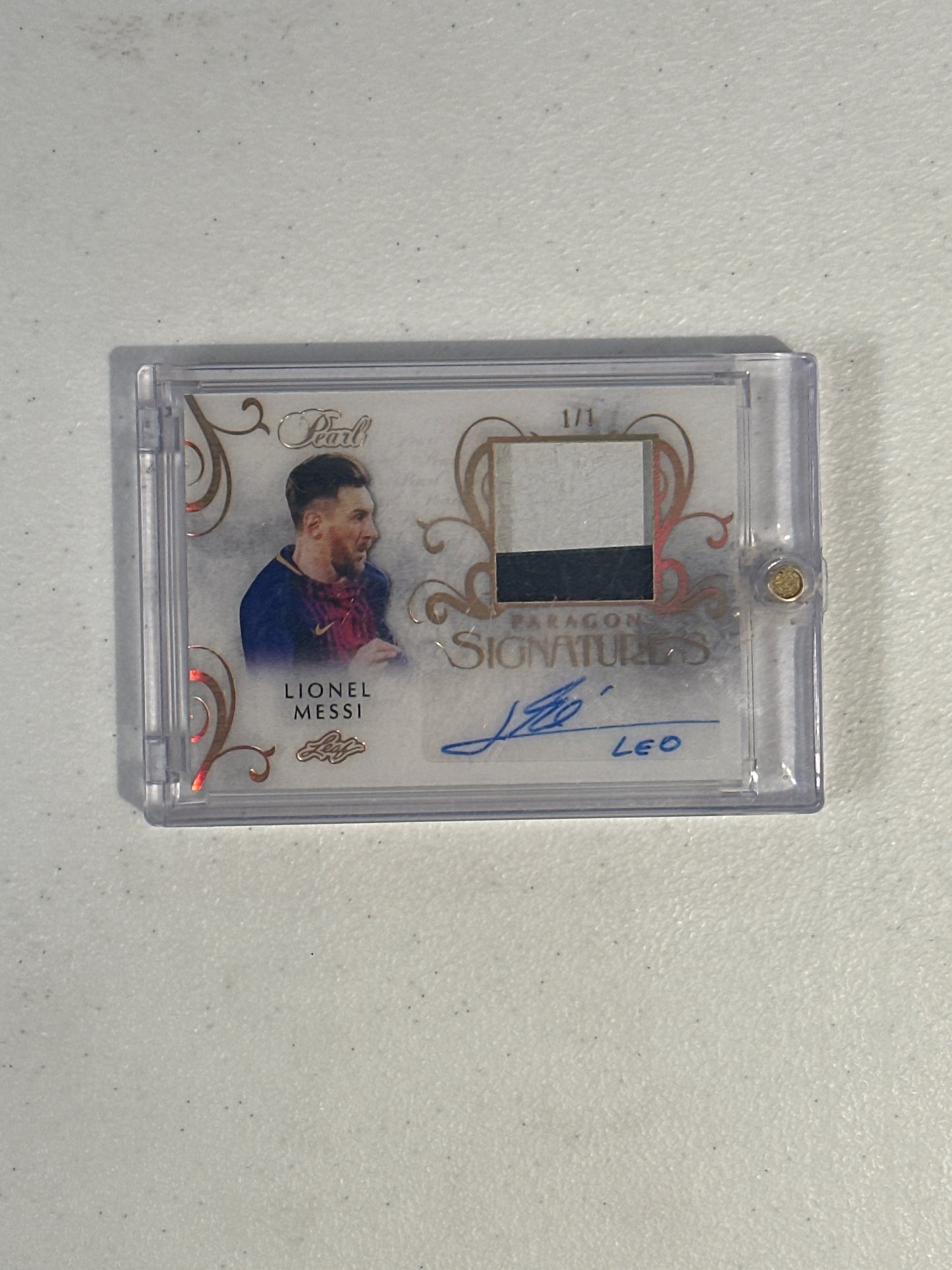 Singles: Soccer Cards- 2019 Leaf Pearl Lionel Messi Paragon Signatures Patch Auto 1/1