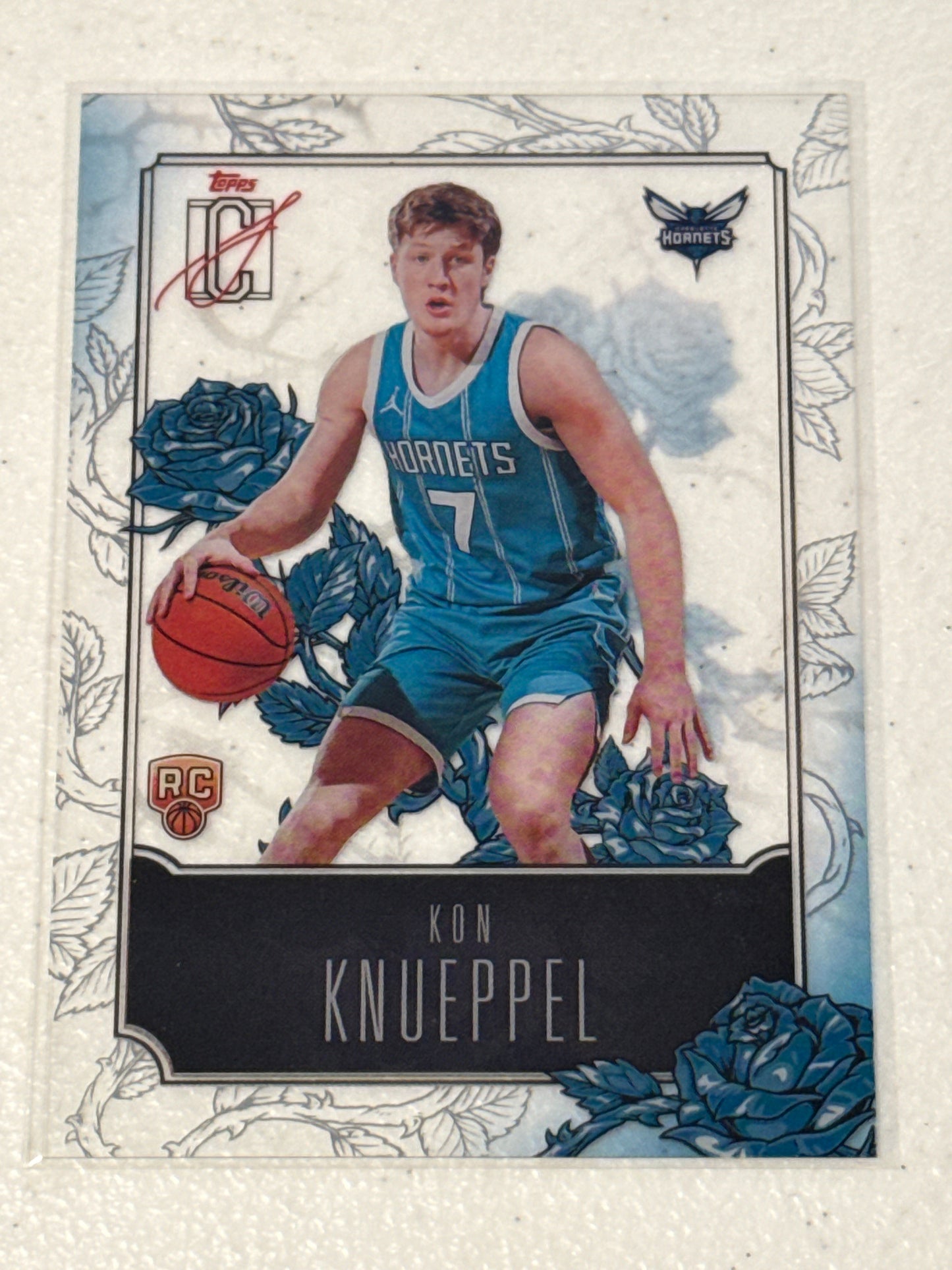 Singles: Basketball Cards - 2025/26 Topps Signature Class Kon Knueppel Rookie Roses R-18