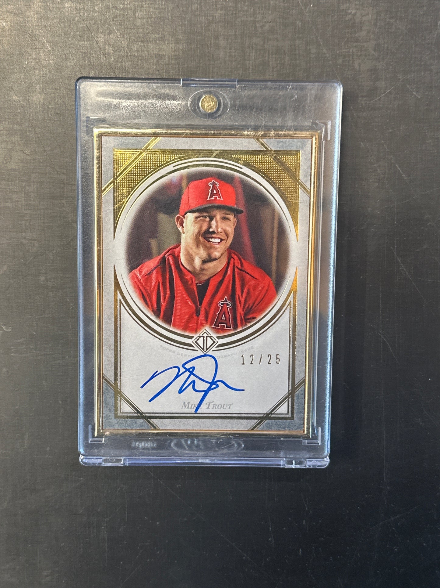 Singles: Baseball Cards- 2019 Topps Transcendent Baseball Mike Trout Gold Frame VIP Party Auto /25