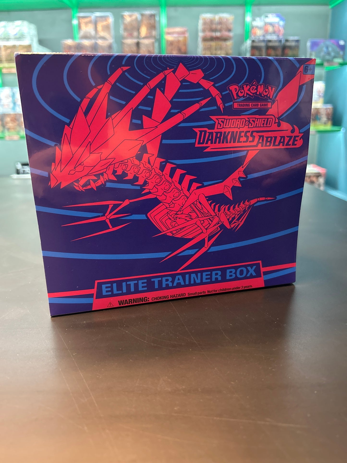 Pokemon TCG: Darkness Ablaze - Elite Trainer Box (ETB)